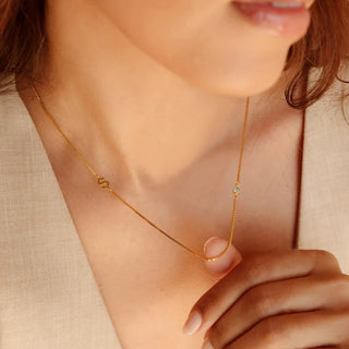 Collar inicial girado con circonita