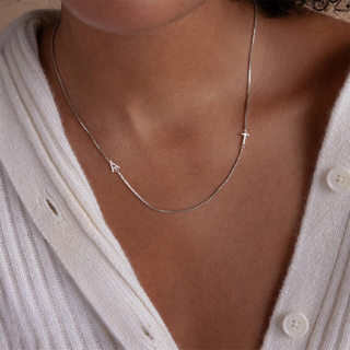 collar personalizado con iniciales mujer