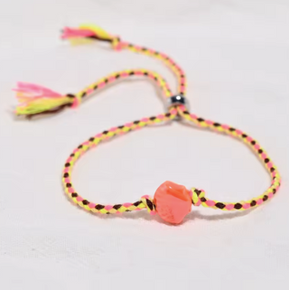 Pulsera de Hilo con Concha Esmaltada – Colores Surtidos