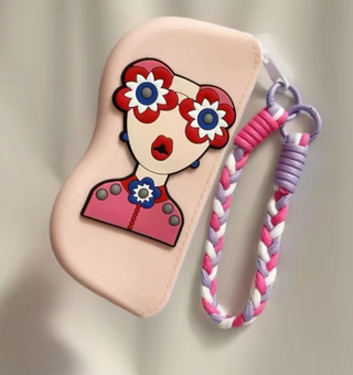Funda de gafas con diseño en neopreno – Mujer con gafas y cordón trenzado