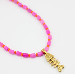 Collar de cuentas de piedra natural con charm