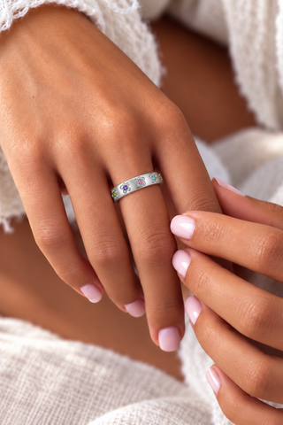 Anillo Antiestrés Giratorio con Circonitas Multicolor – Acero Inoxidable