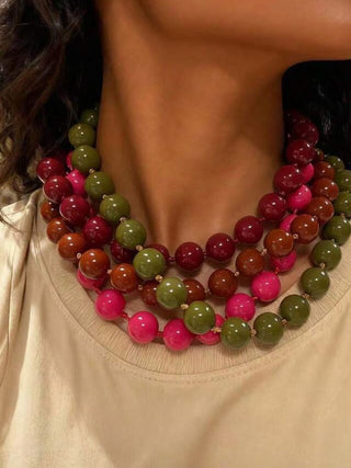 Collar de cuentas grandes para mujer disponible en color verde rosa burdeos y marrón