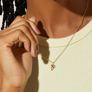 Collar Pizza Dorado con Circonitas – Joyería Original Mujer