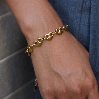 pulsera de eslabones en forma de corazon
