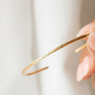 Pulsera Fina Premium de Acero Inoxidable – Grabado Elegante con Nombre