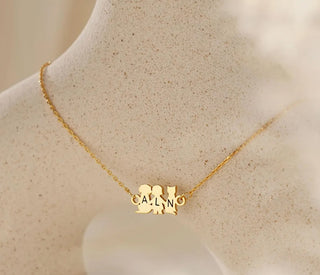 Pulsera personalizada con inicial y figuras de familia