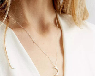 Collar Moon